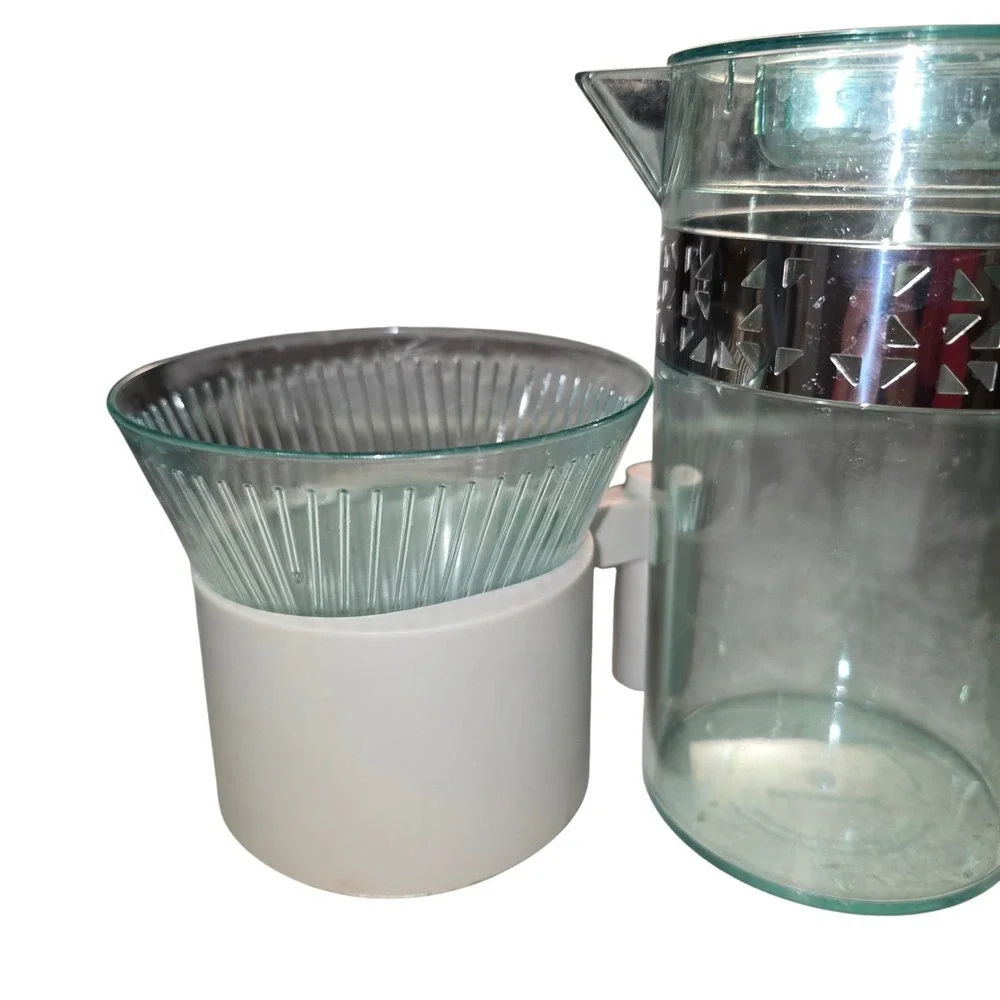 2013 Starbucks Translucent Sea Foam Green Acrylic Tea Coffee Juice Water Pitcher